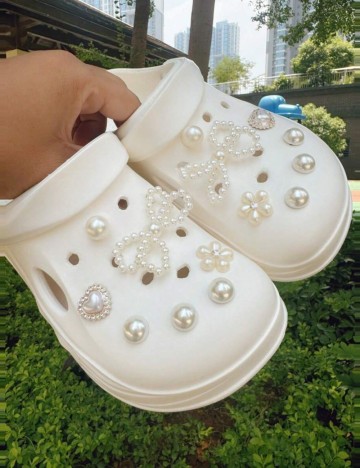 Set accesorii pentru crocs Shein, alb