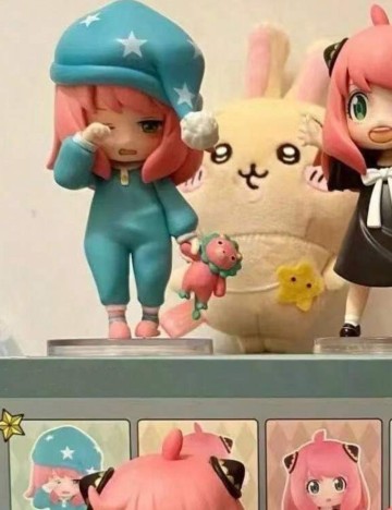 Figurină Shein, mix culori