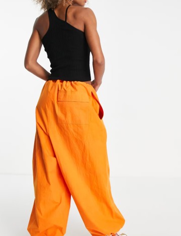 Top Collusion, negru