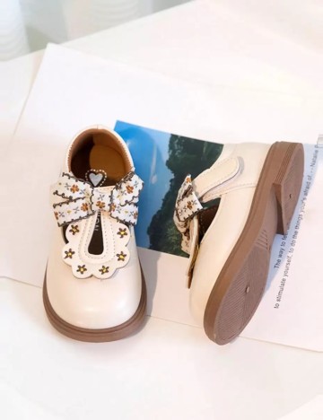Pantofi Shein, crem