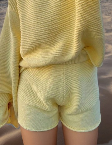 Pantaloni scurți Shein, galben