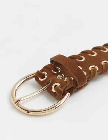 Curea River Island, maro